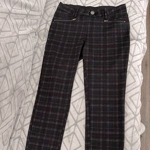 Ricki’s size 6 grey and red plaid skillet leg pant fux pockets